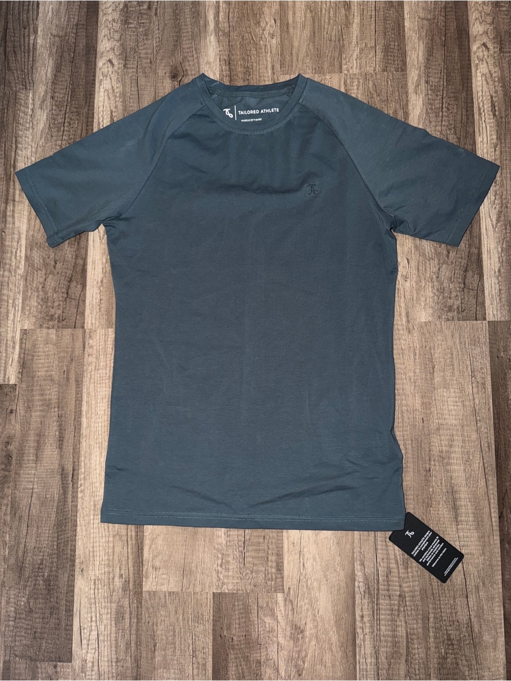 Tailored Athlete Muscle Fit T-Shirt- Men’s Size Small NWT